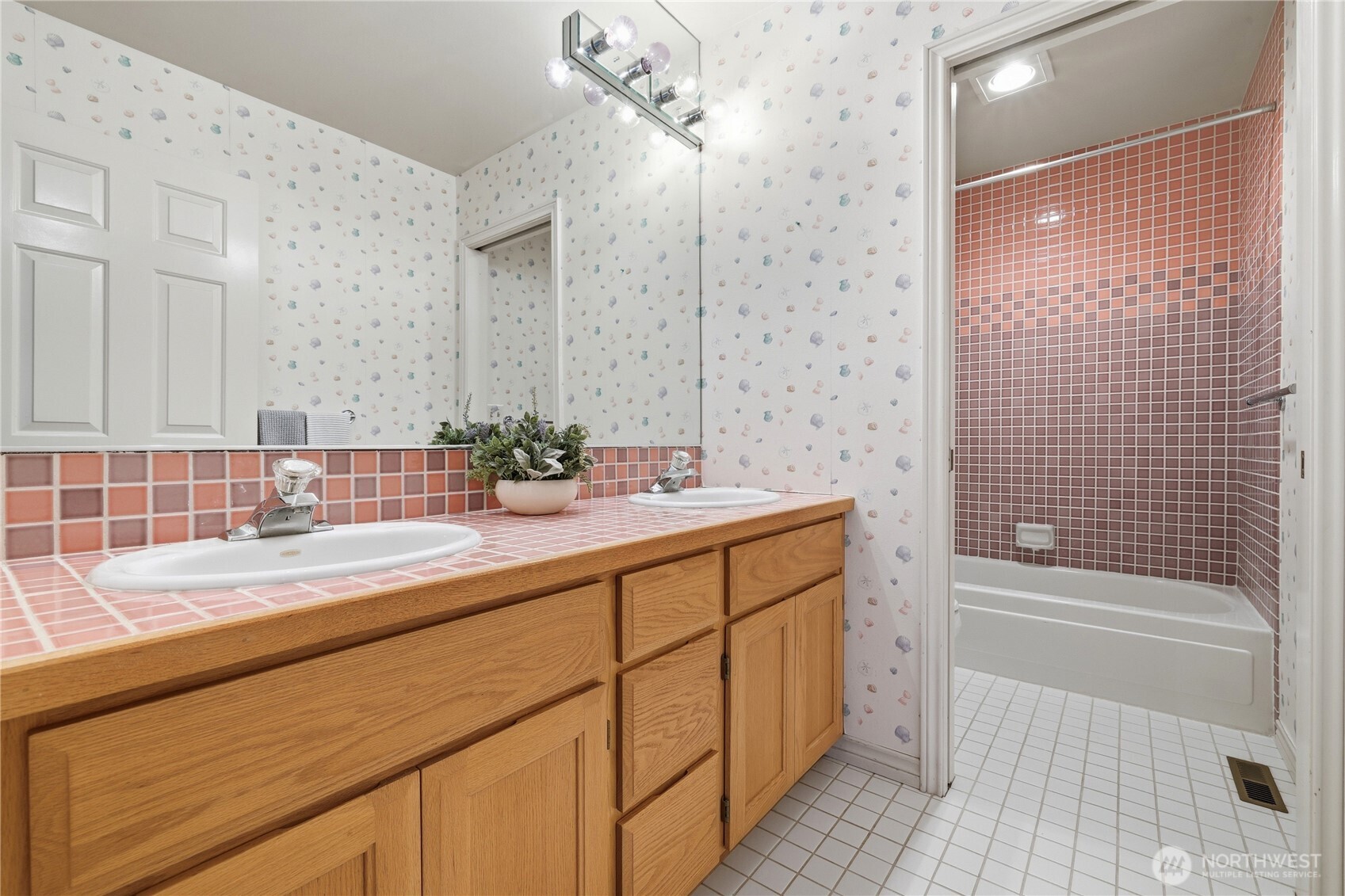 4123 205 Avenue Property Photo 20