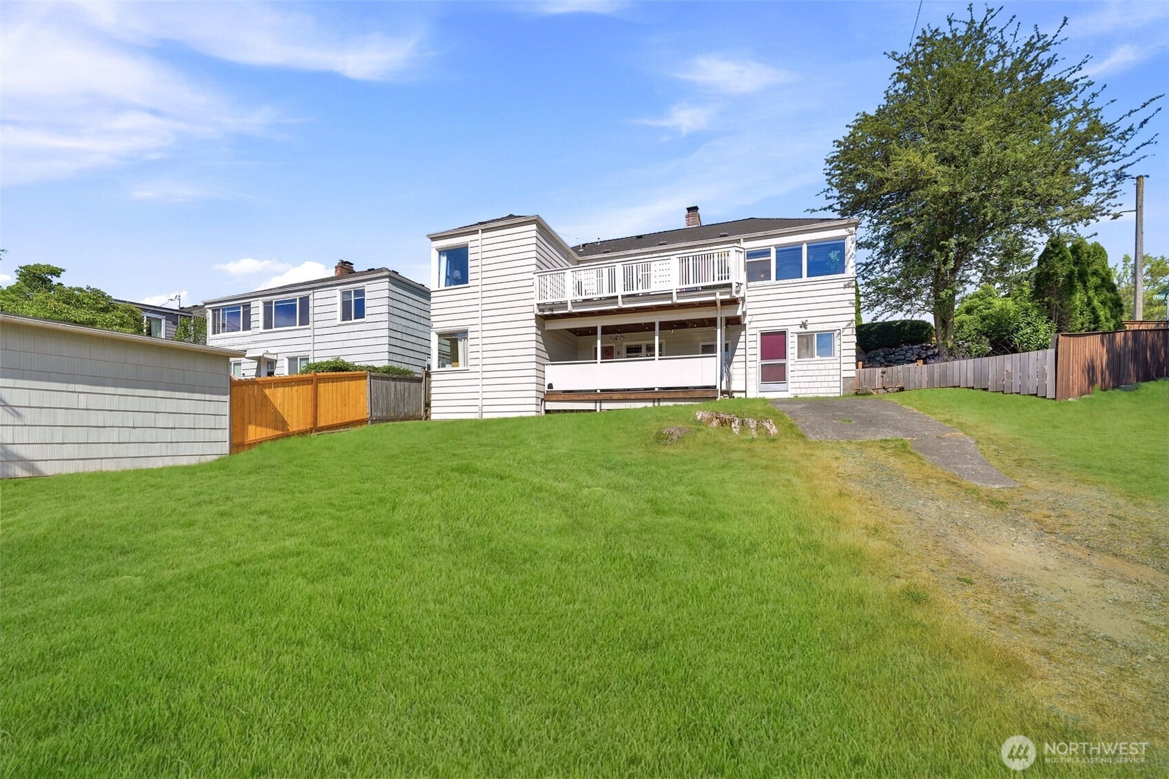9725 Phinney Avenue Property Photo 1