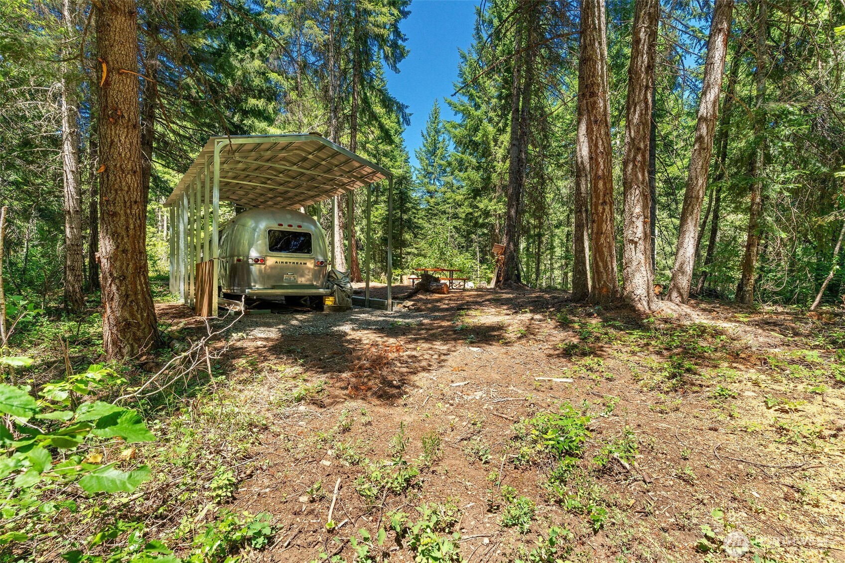2140 Heron Drive Property Photo 2