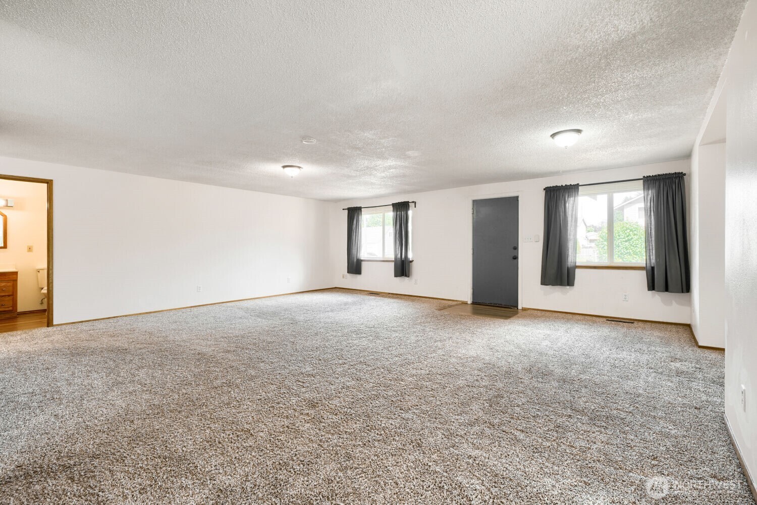 7626 S Winnetka Street Property Photo 6
