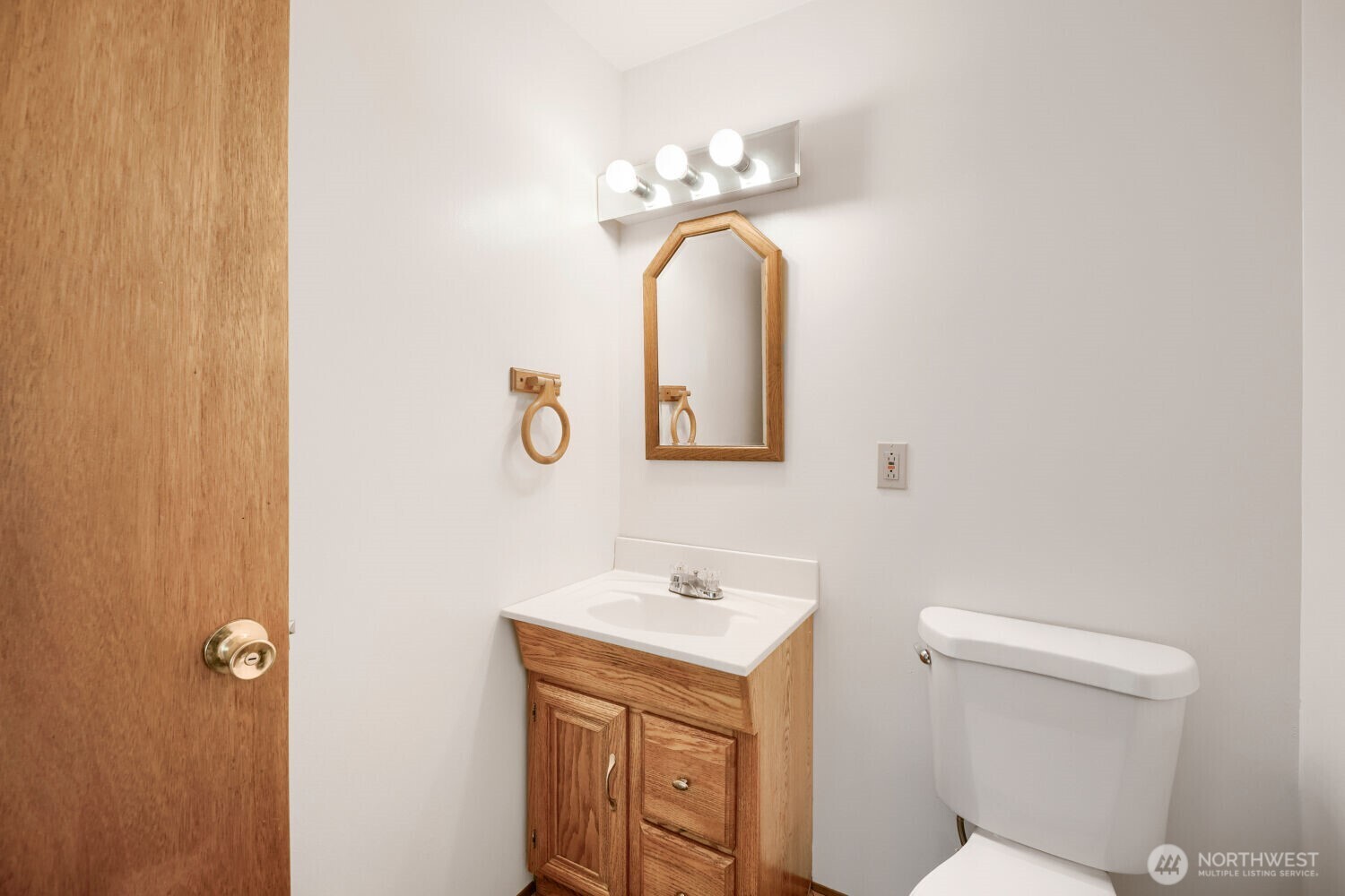 7626 S Winnetka Street Property Photo 13