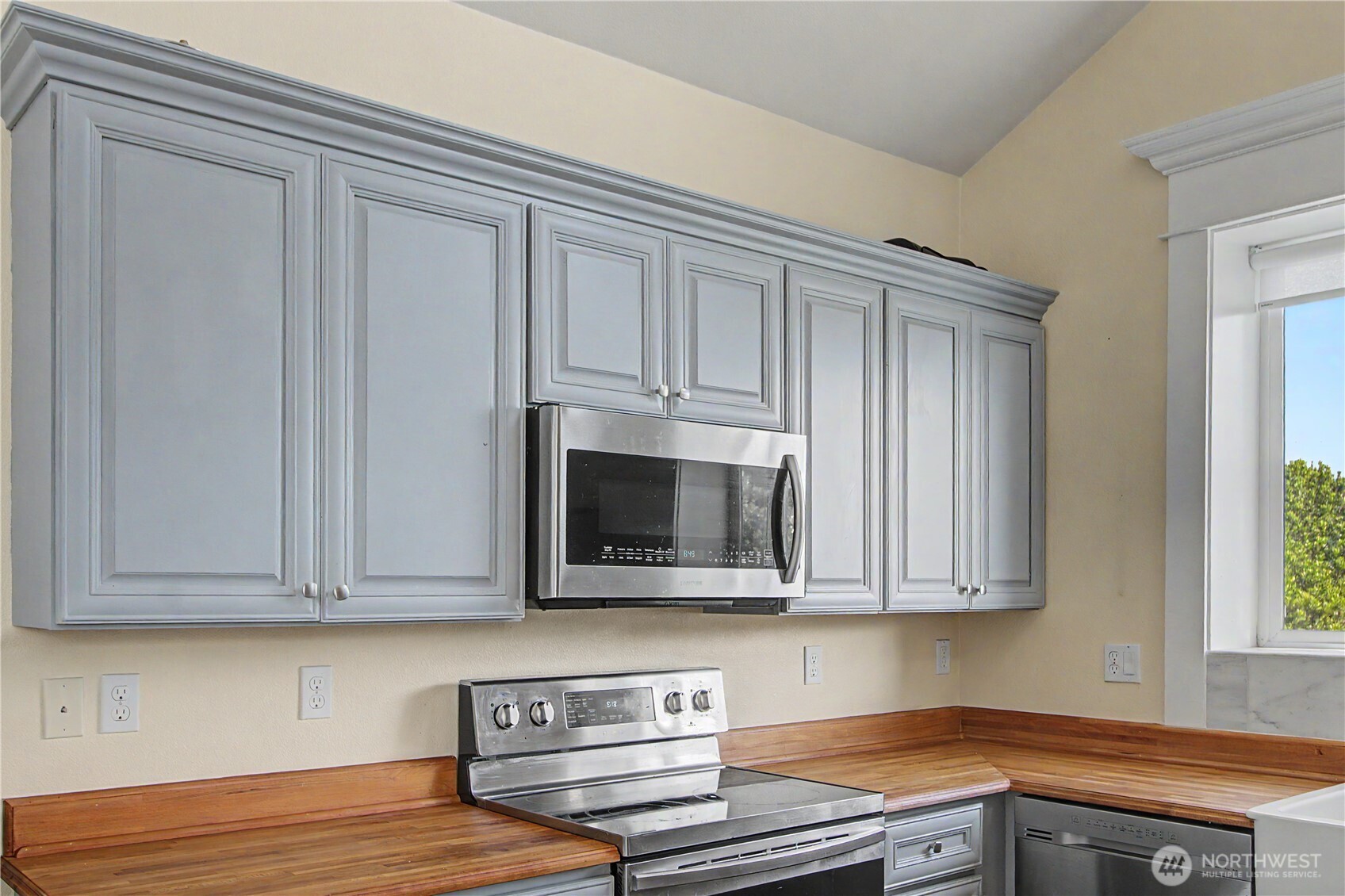 493 Ocean Spray St A Property Photo 10