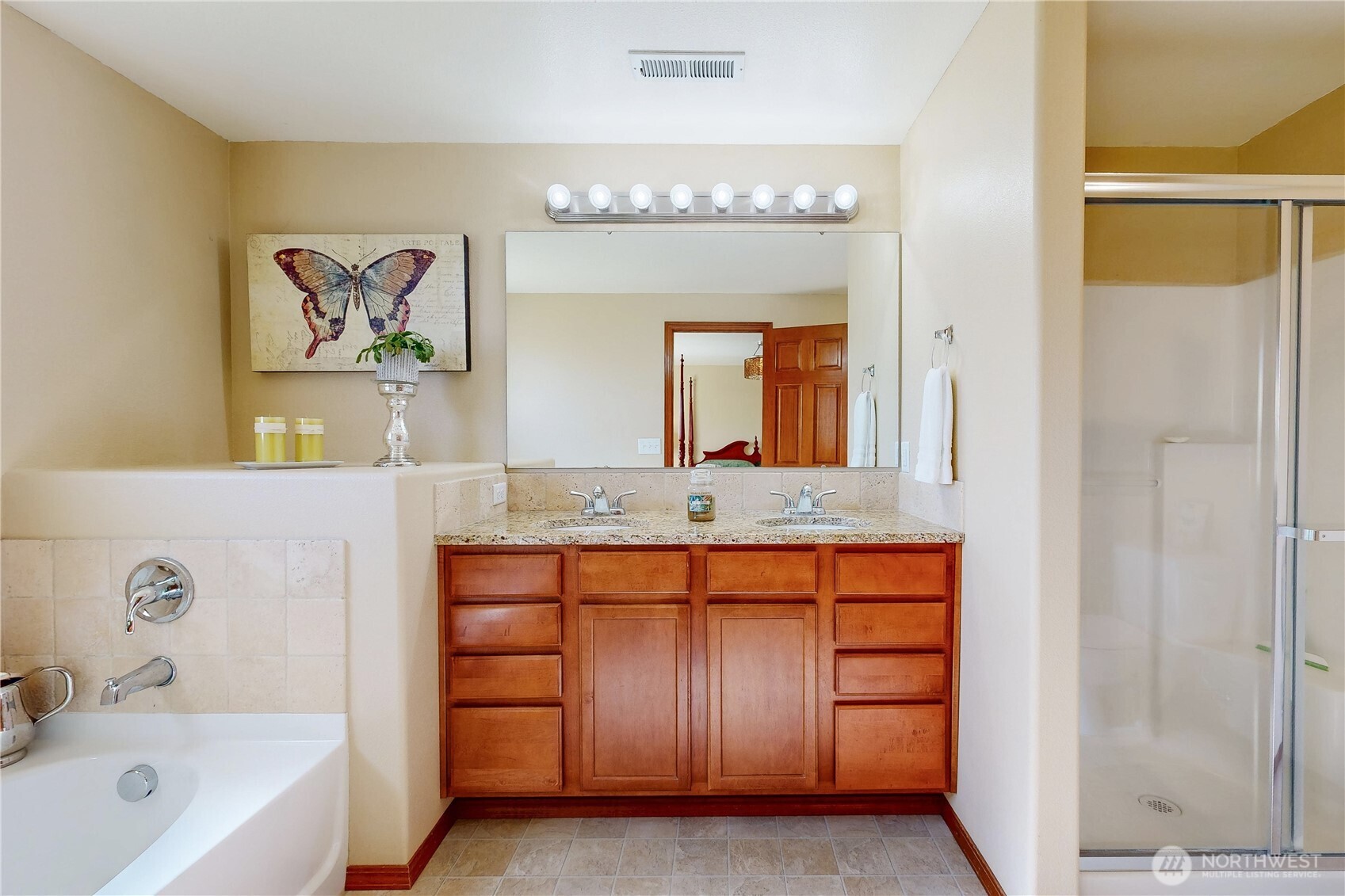 107 S Hill Street Property Photo 18