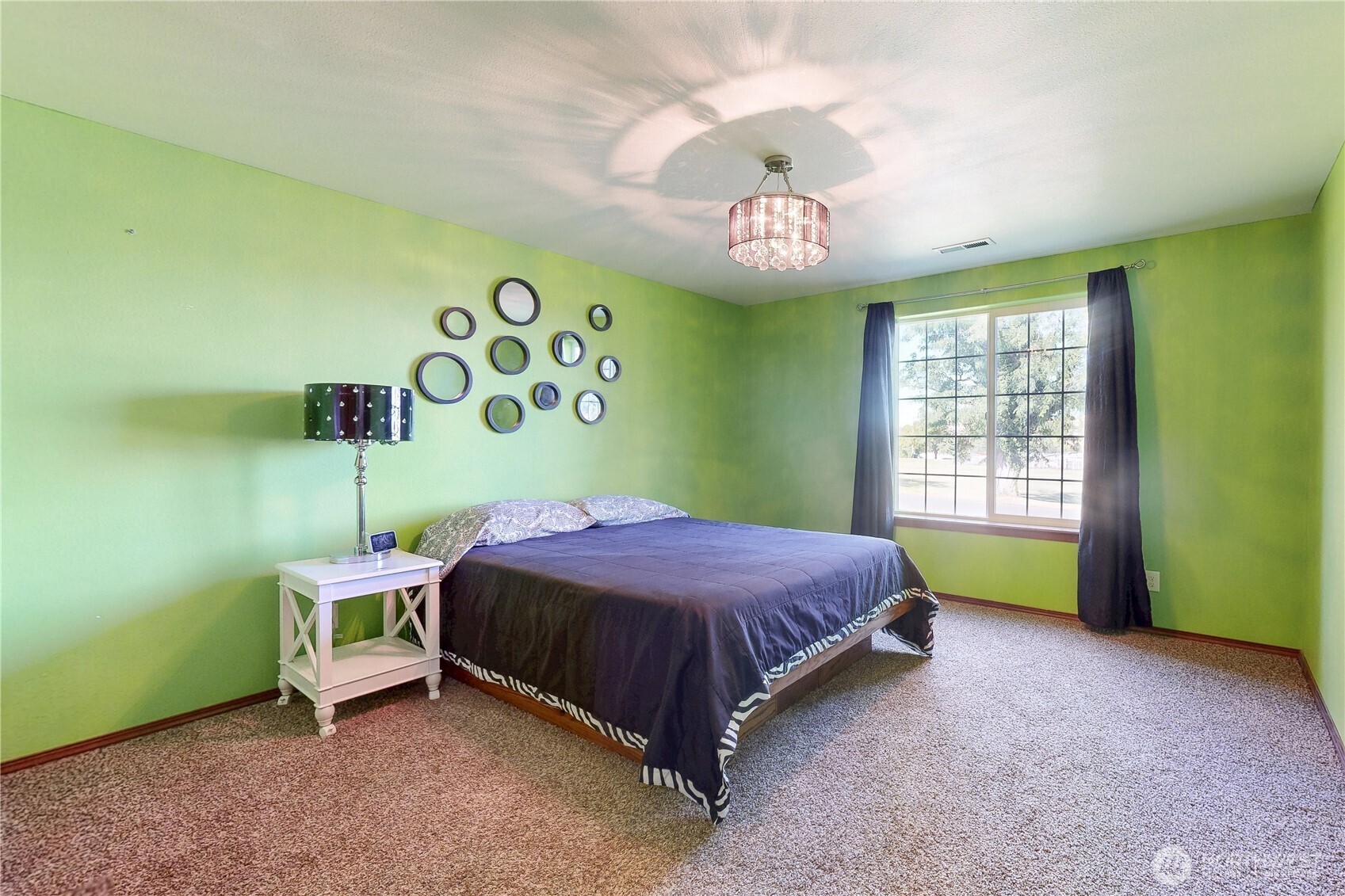 107 S Hill Street Property Photo 25