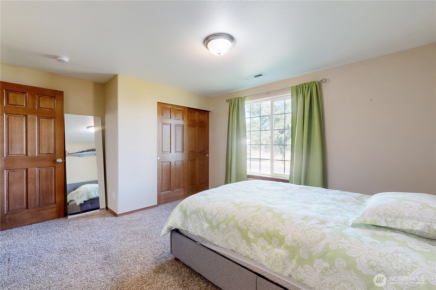 107 S Hill Street Property Photo 28