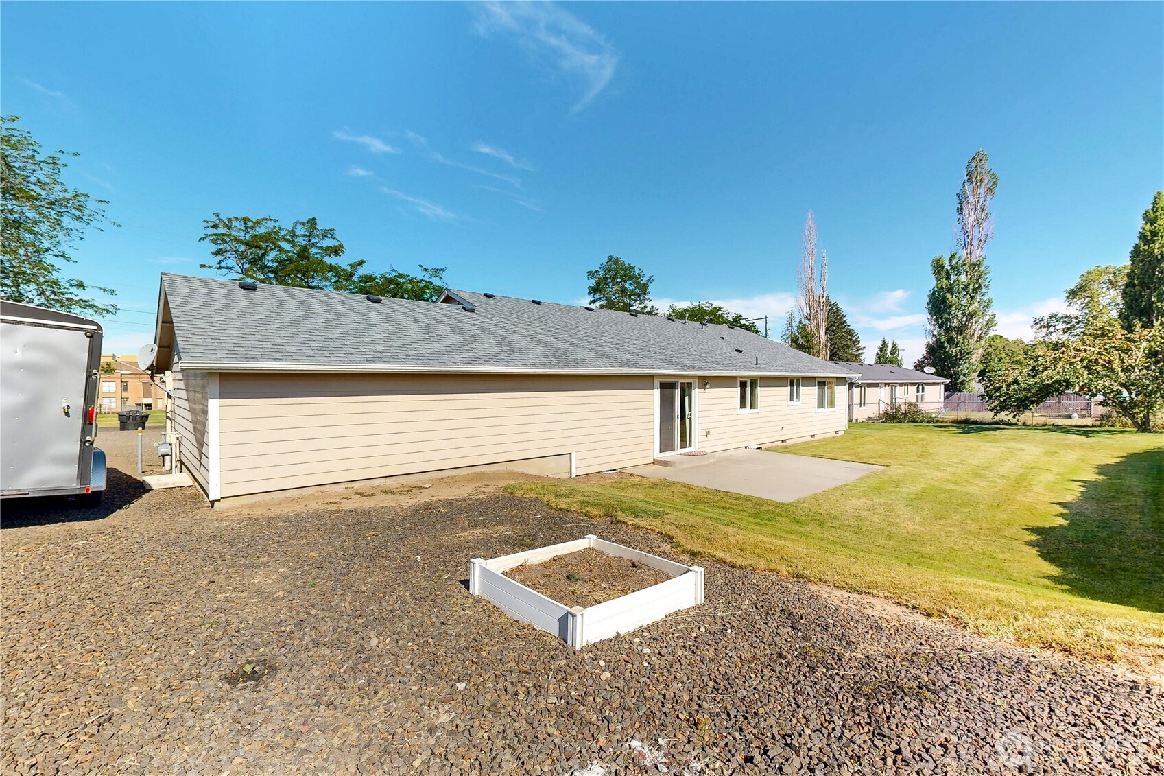 107 S Hill Street Property Photo 32