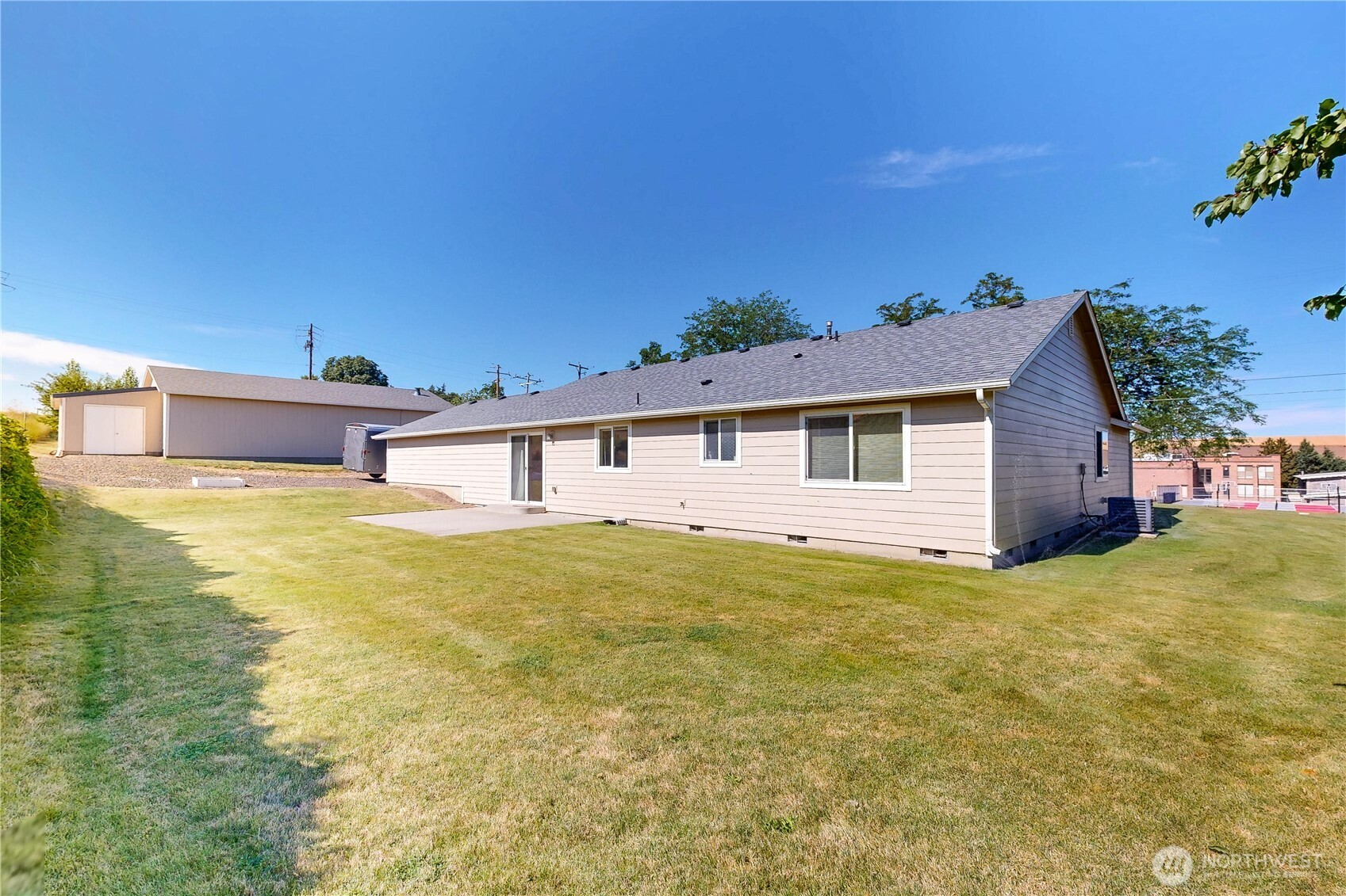 107 S Hill Street Property Photo 34
