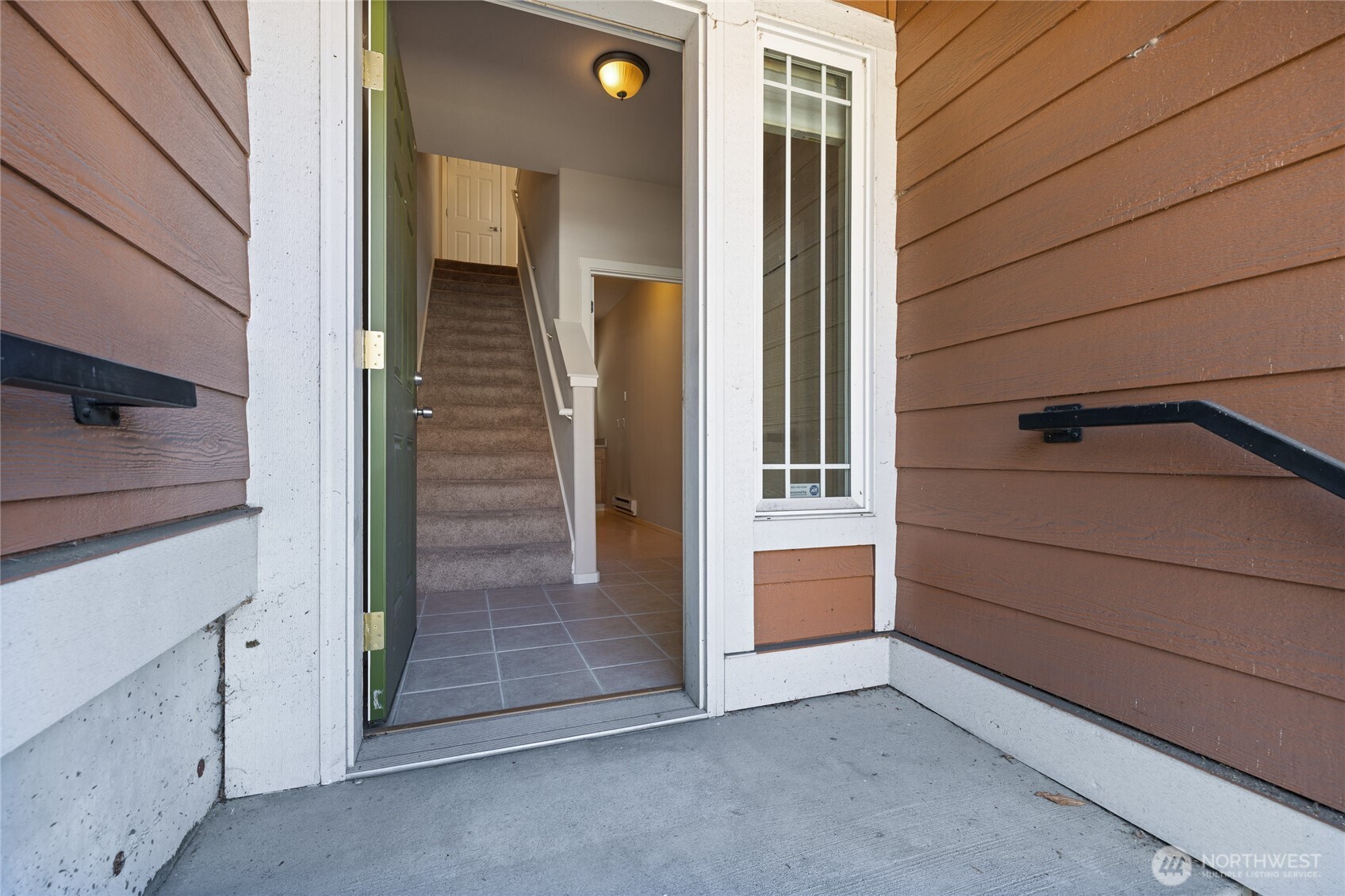 906 6th Avenue C Property Photo 3