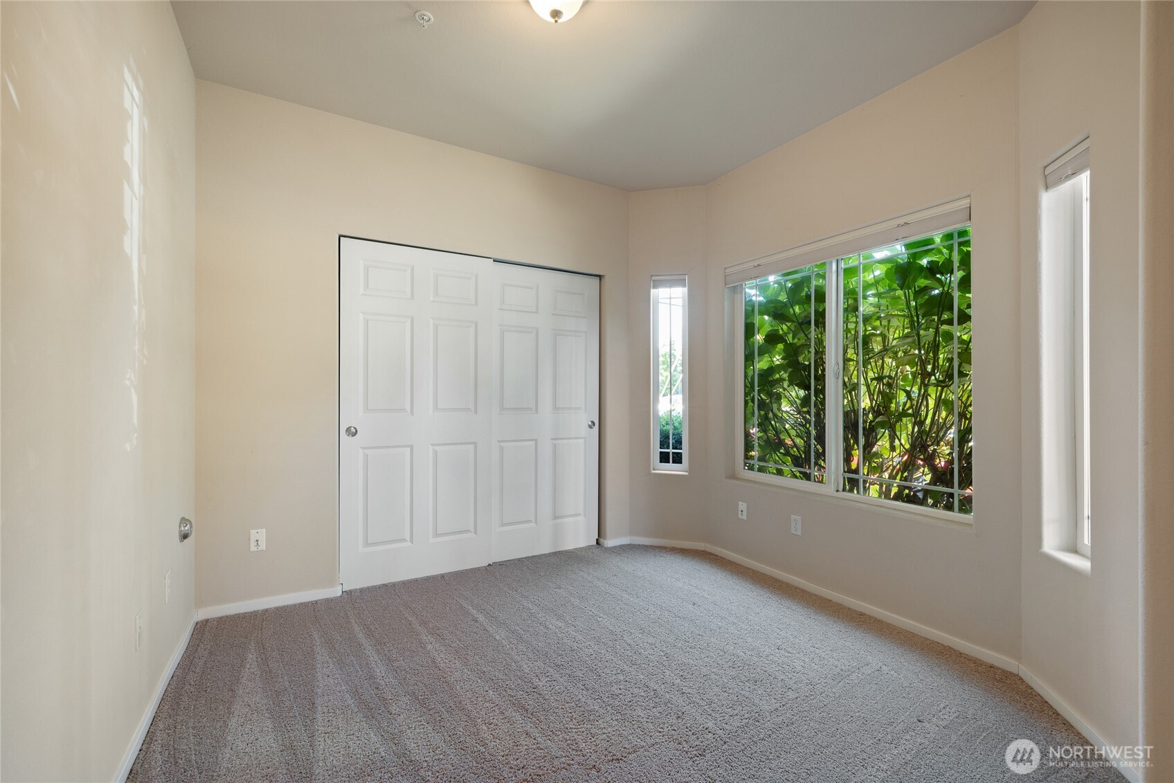 906 6th Avenue C Property Photo 6
