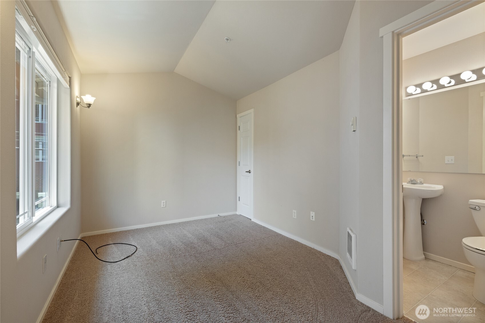 906 6th Avenue C Property Photo 16