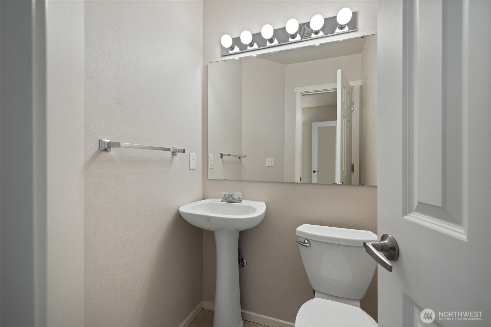 906 6th Avenue C Property Photo 18