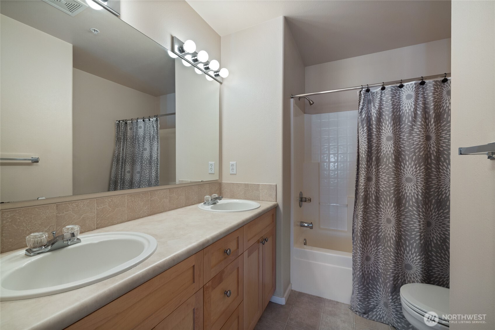 906 6th Avenue C Property Photo 31