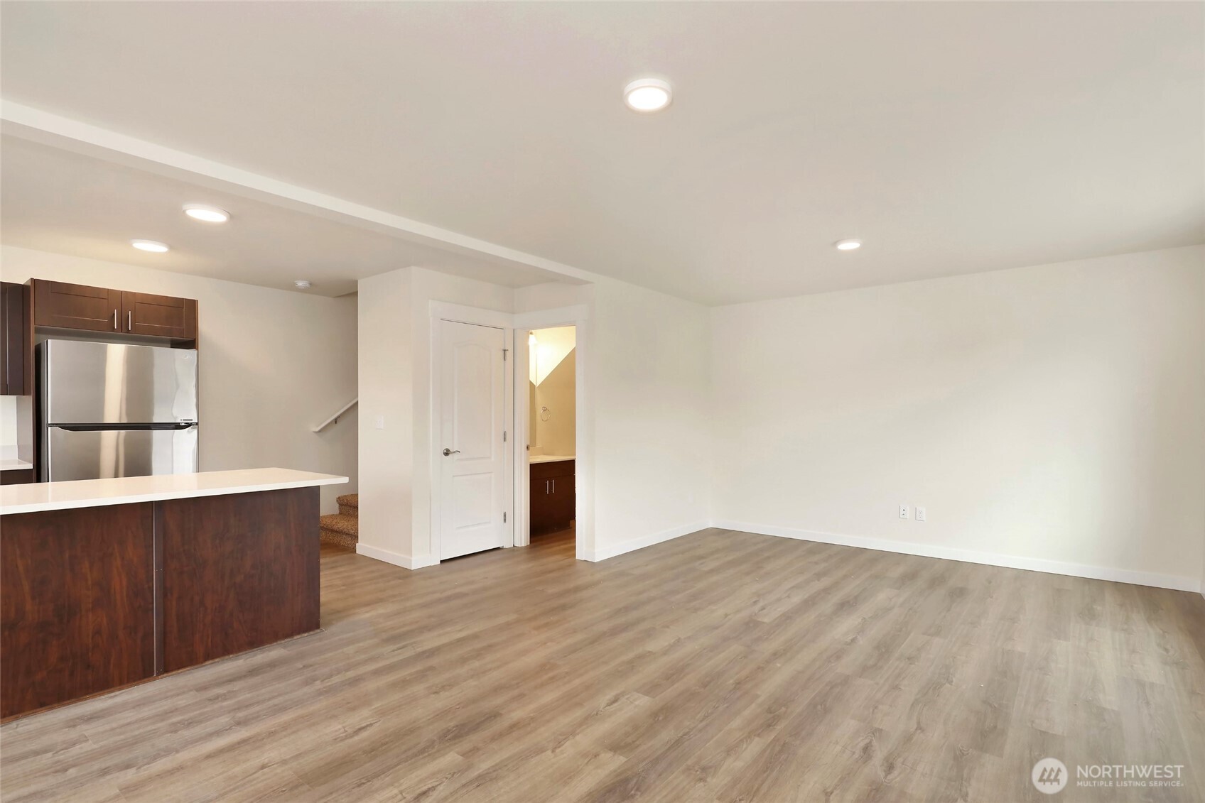 404 Front Street Property Photo 10