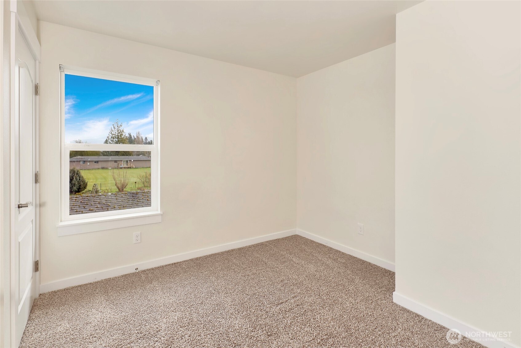 404 Front Street Property Photo 16