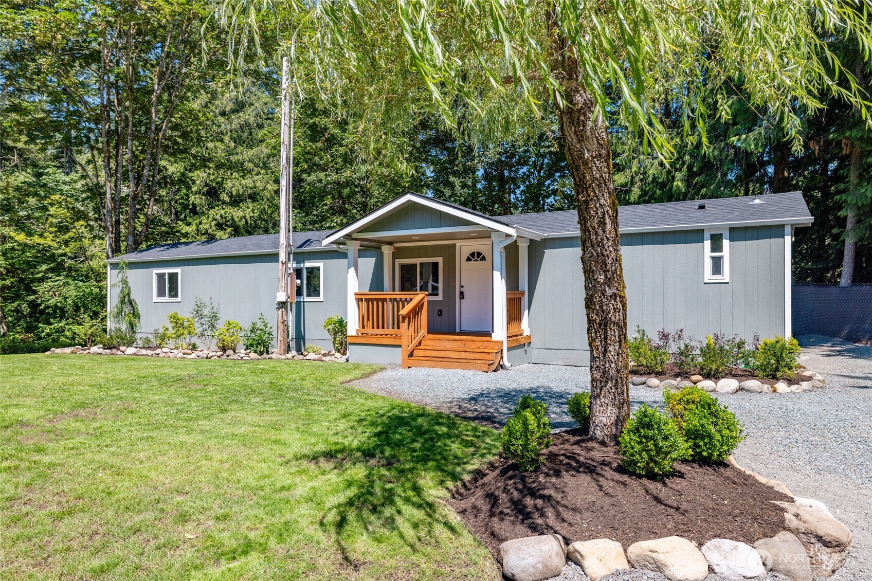 42129 Pine Street Property Photo 2