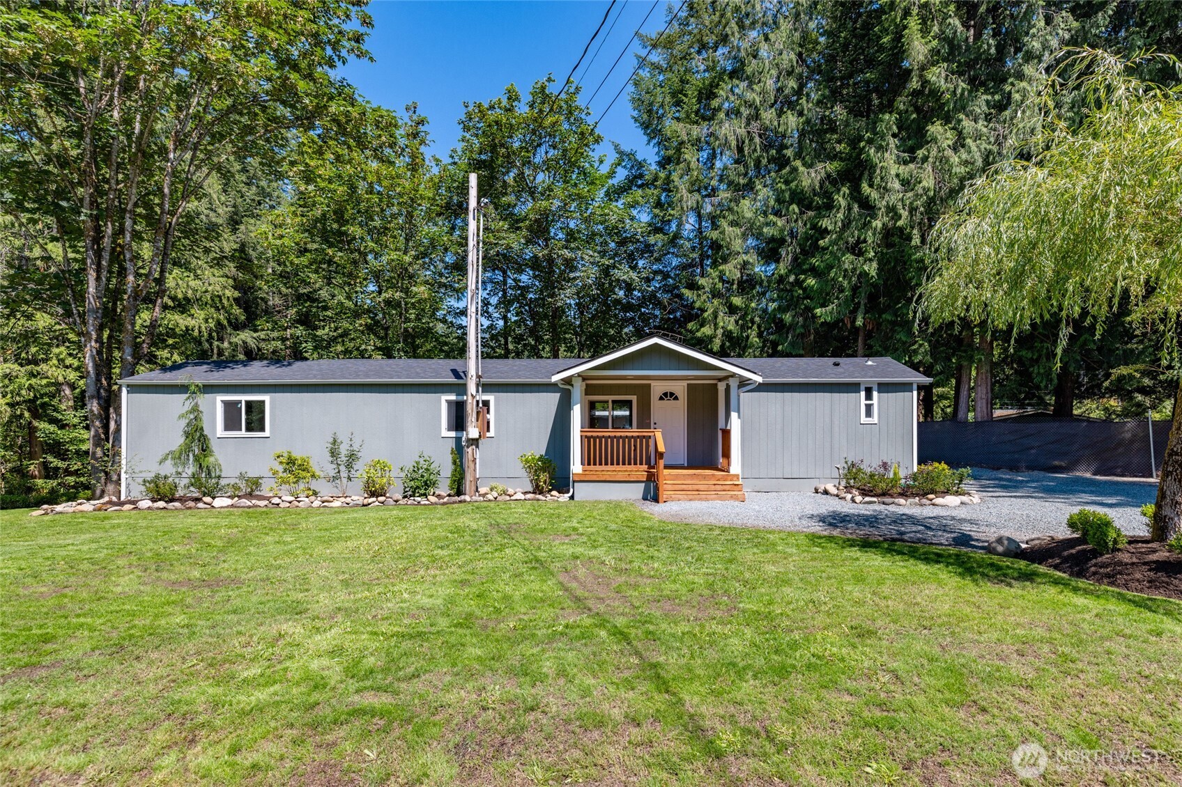 42129 Pine Street Property Photo 3