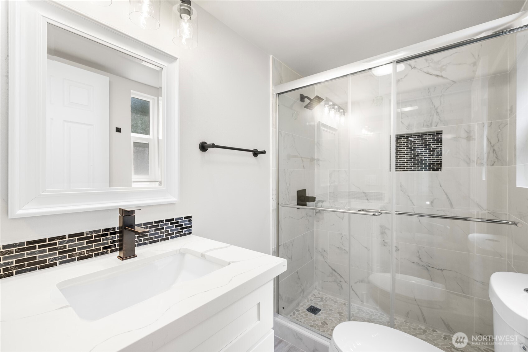 42129 Pine Street Property Photo 16