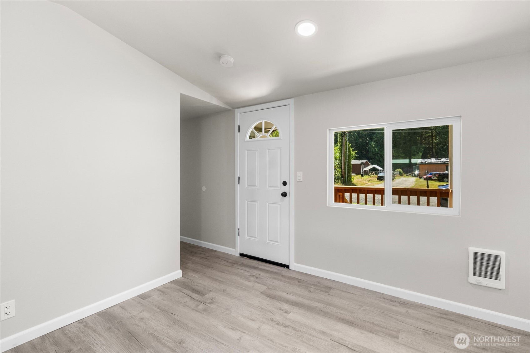 42129 Pine Street Property Photo 17