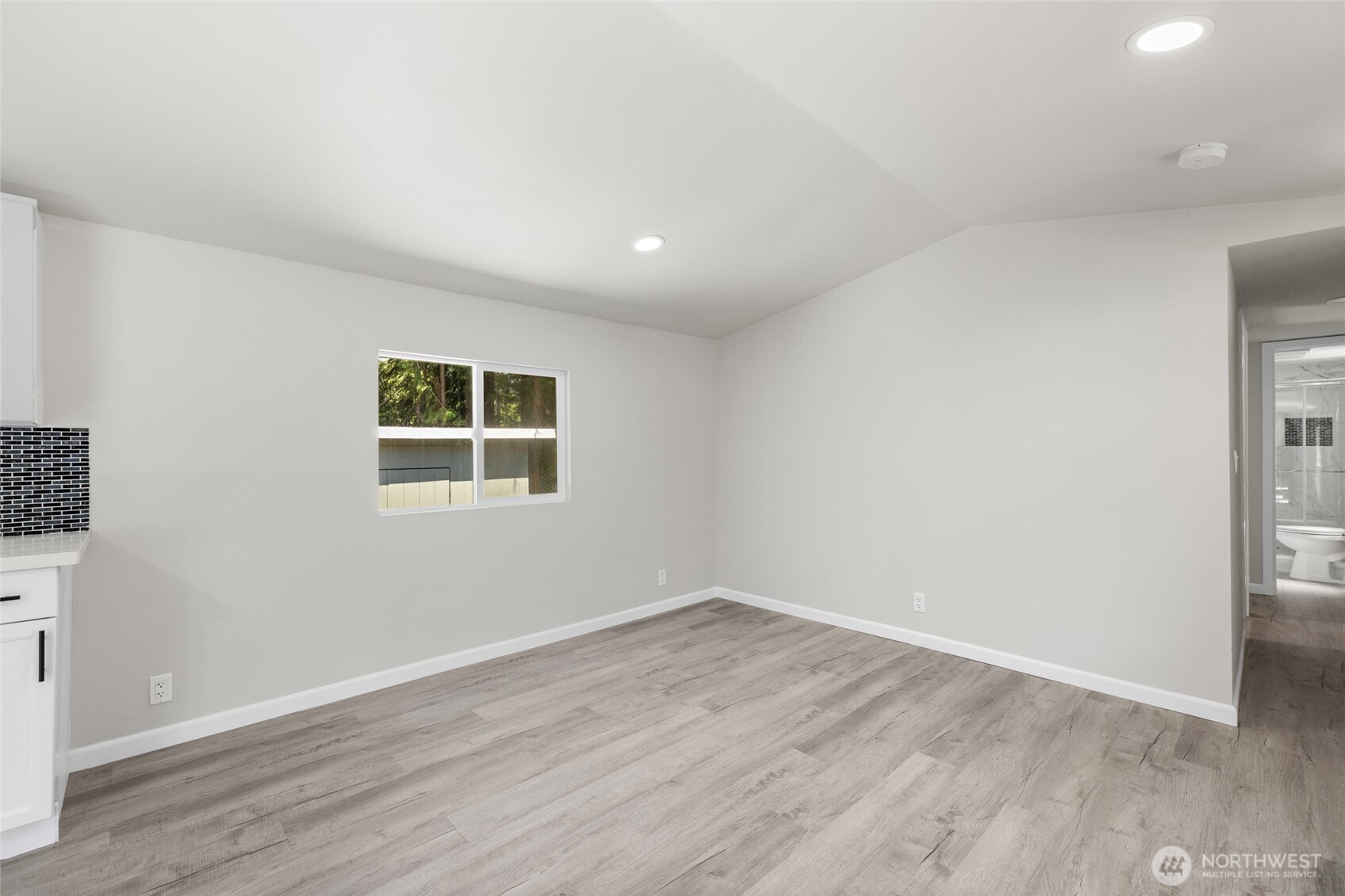 42129 Pine Street Property Photo 19