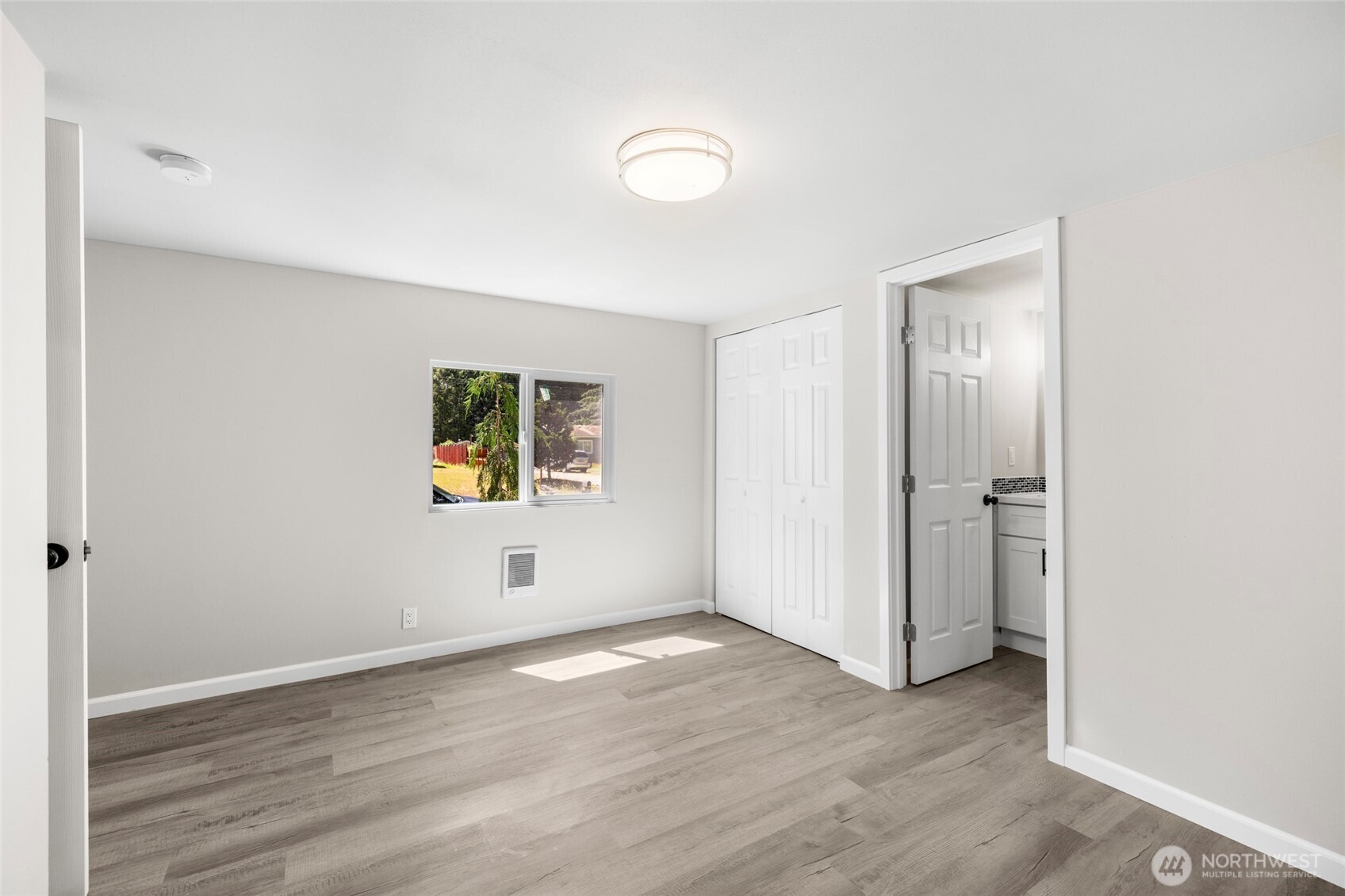 42129 Pine Street Property Photo 20