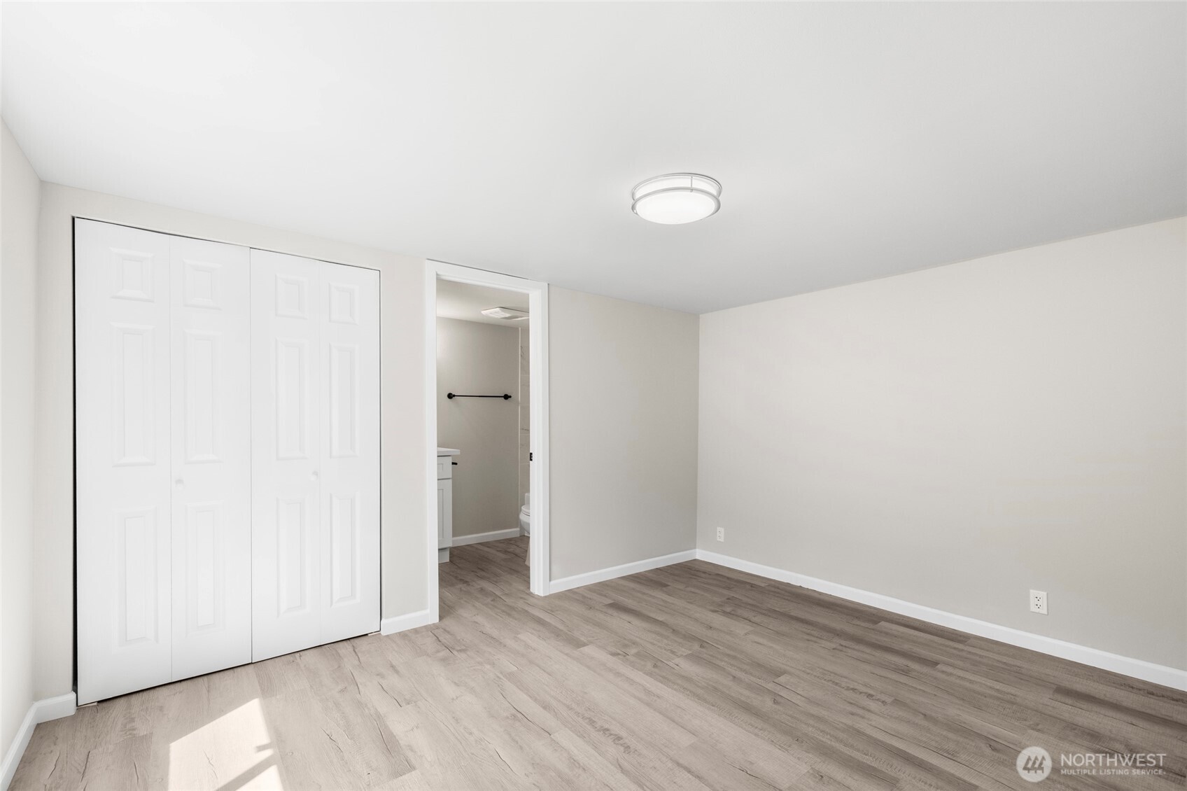 42129 Pine Street Property Photo 21