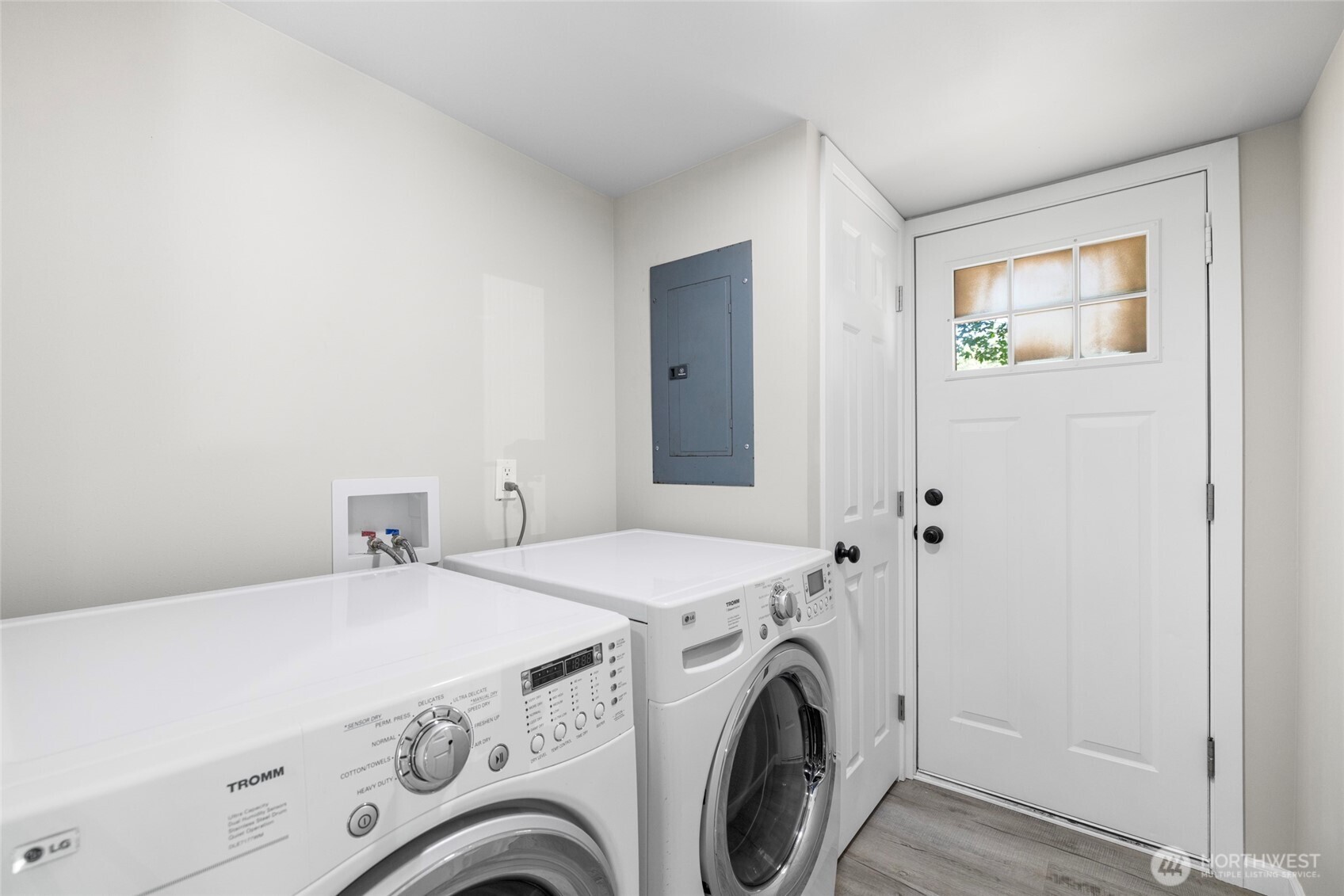 42129 Pine Street Property Photo 22