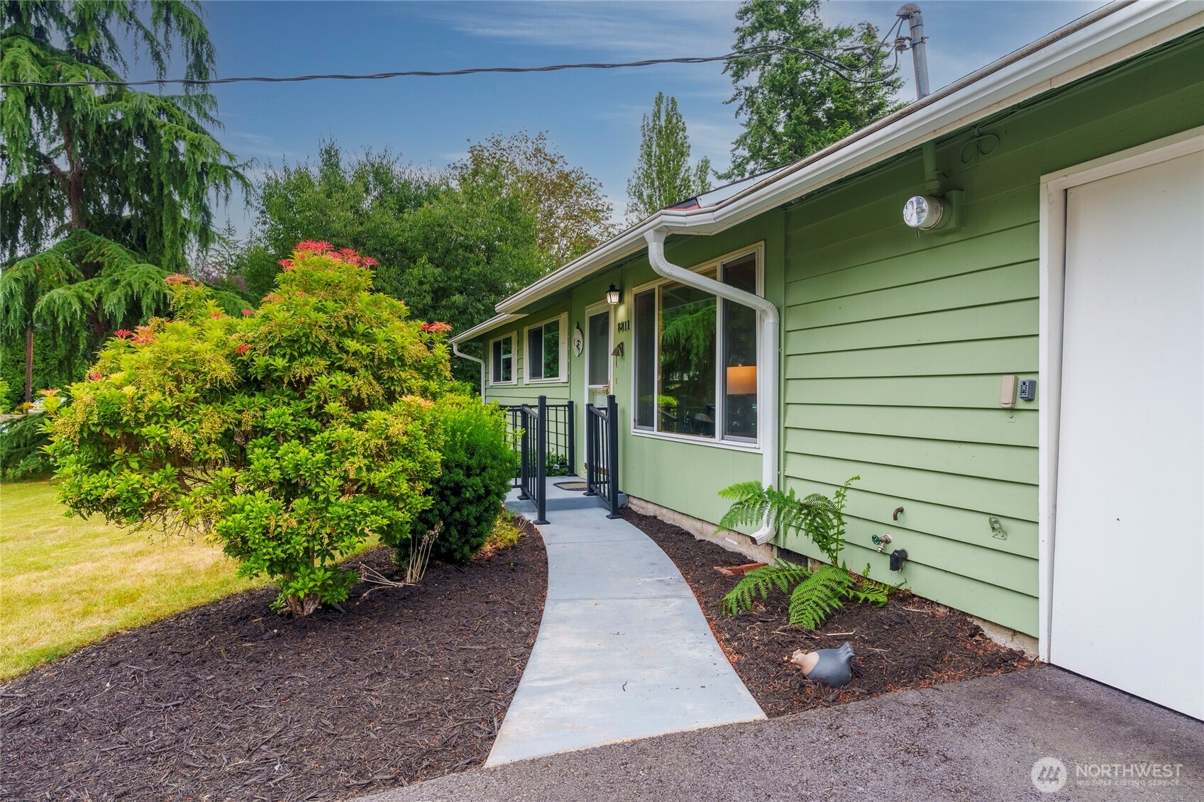 8811 187th Street Property Photo 3