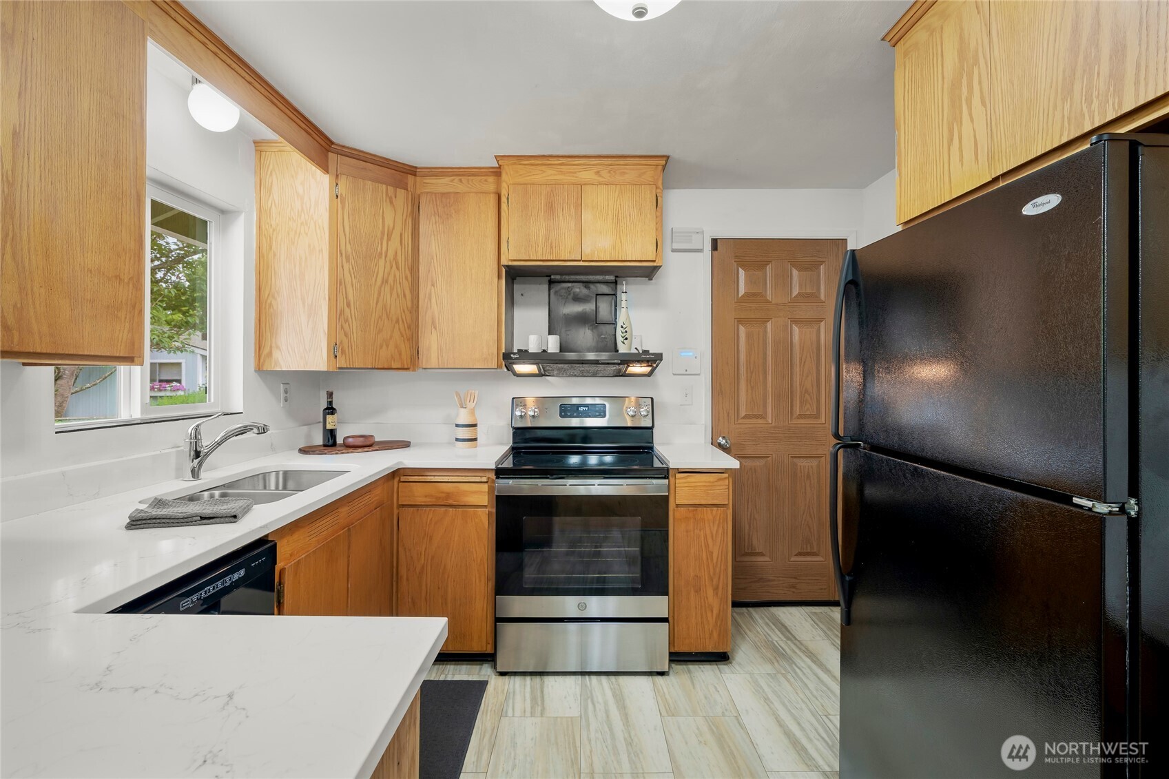 8811 187th Street Property Photo 10