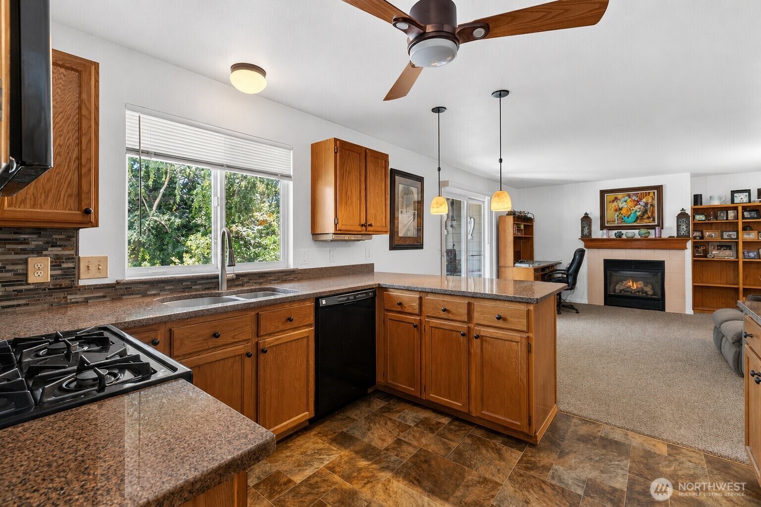 2100 Fowler Place Property Photo 7