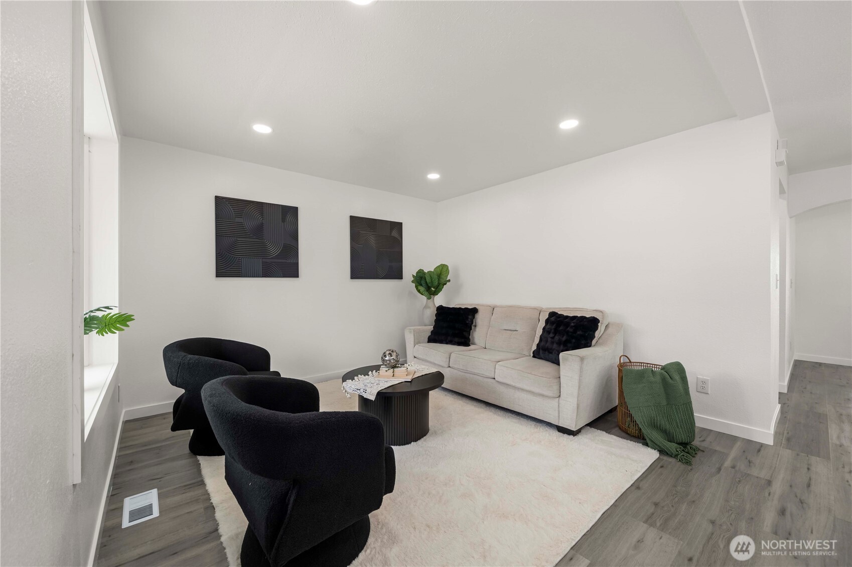 5006 Hyada Boulevard Property Photo 6