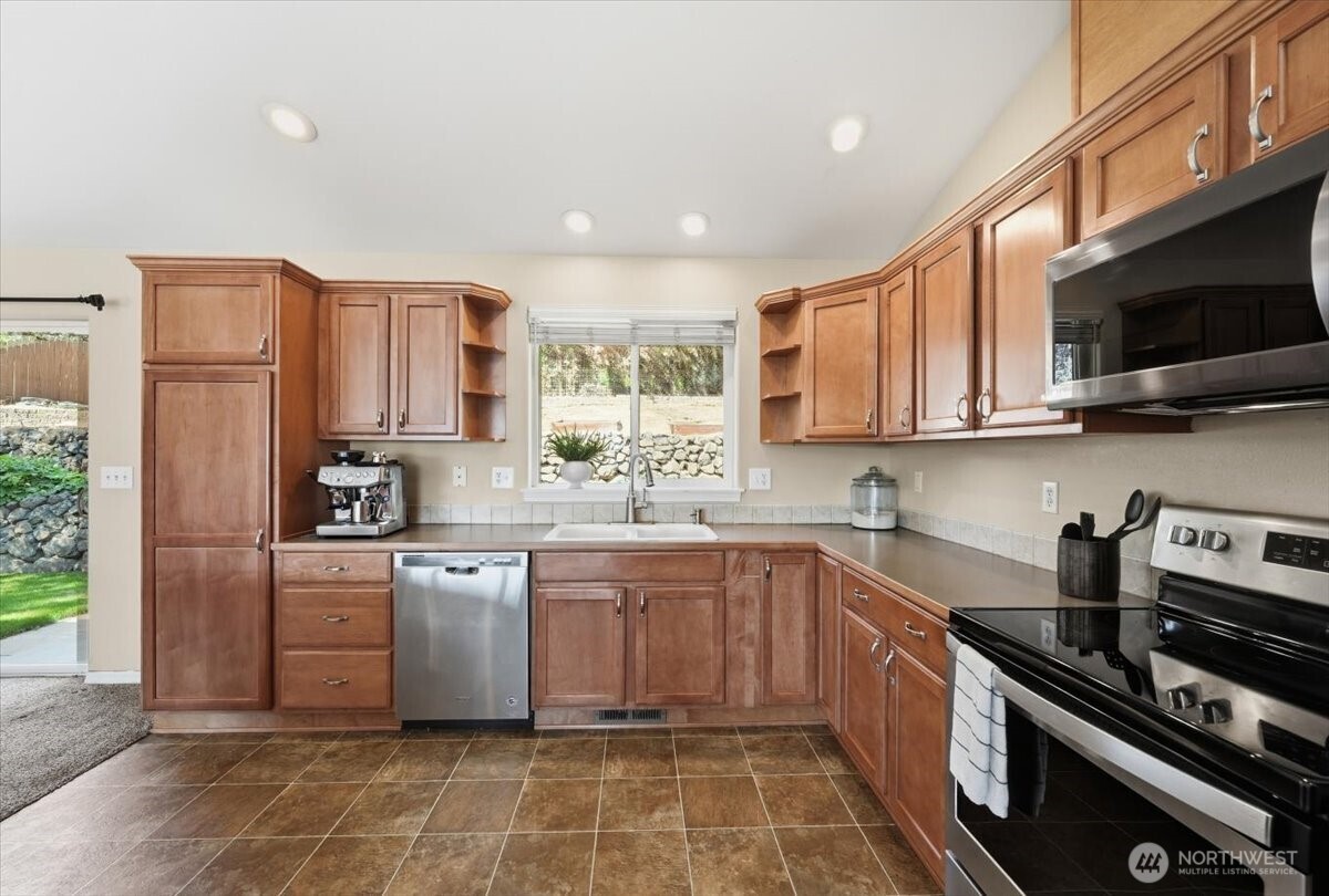 2132 W Honeysett Road Property Photo 8