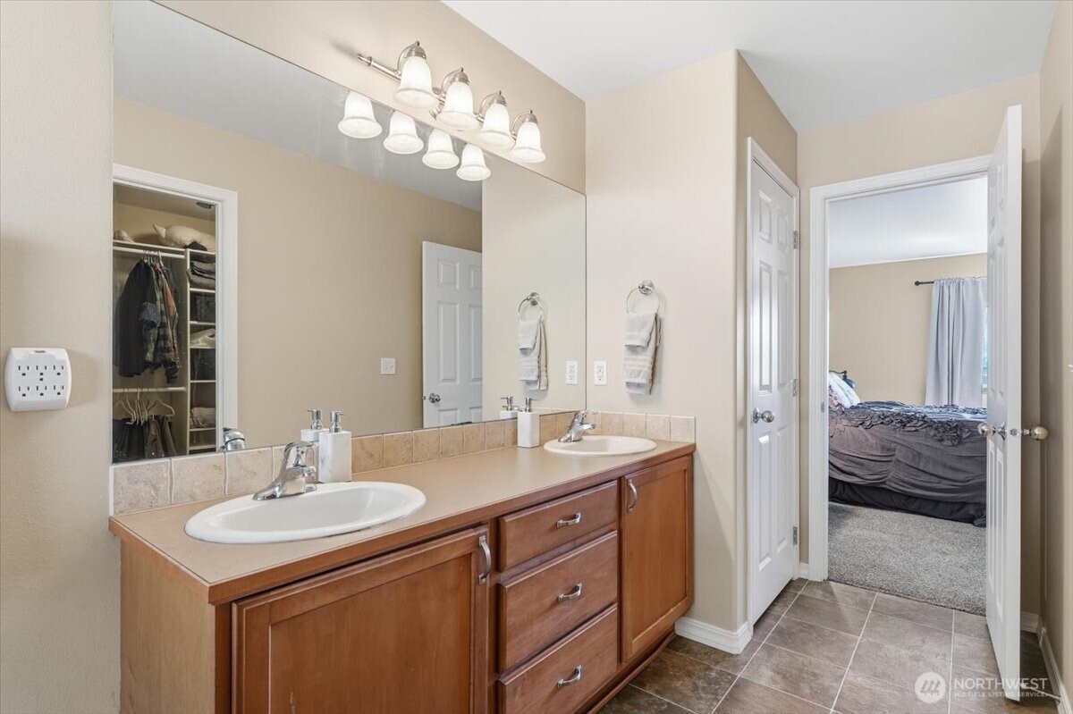2132 W Honeysett Road Property Photo 21