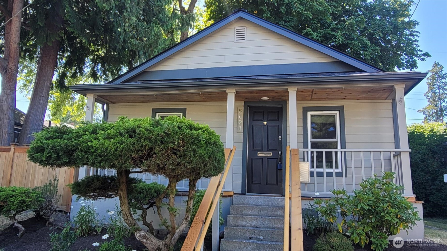 5621 Brooklyn Avenue Property Photo 2
