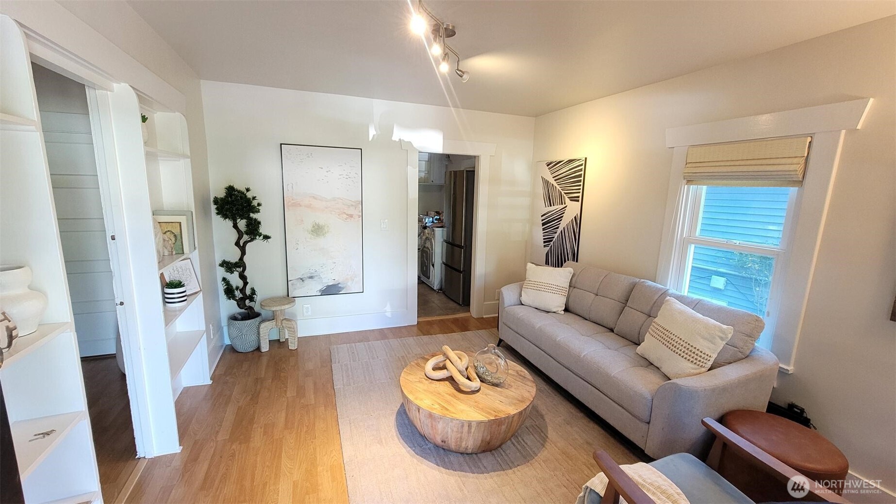 5621 Brooklyn Avenue Property Photo 3