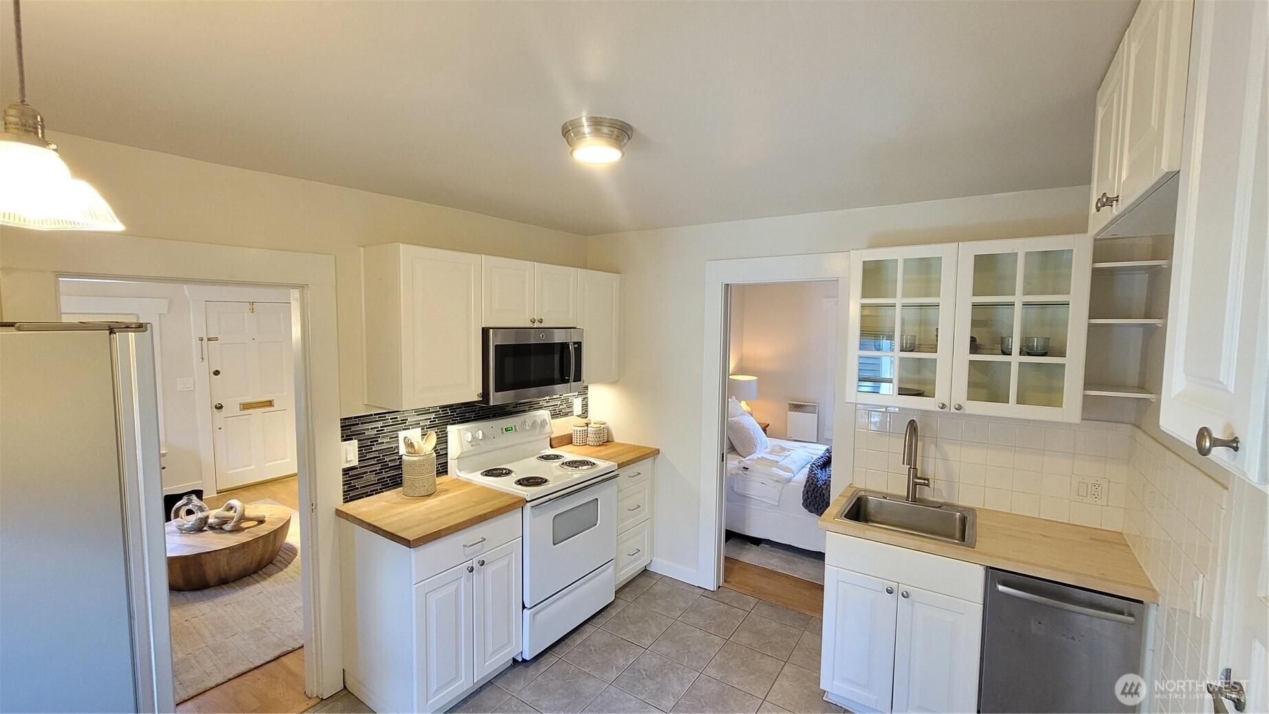 5621 Brooklyn Avenue Property Photo 6