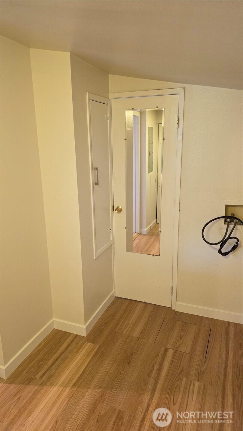 5621 Brooklyn Avenue Property Photo 16