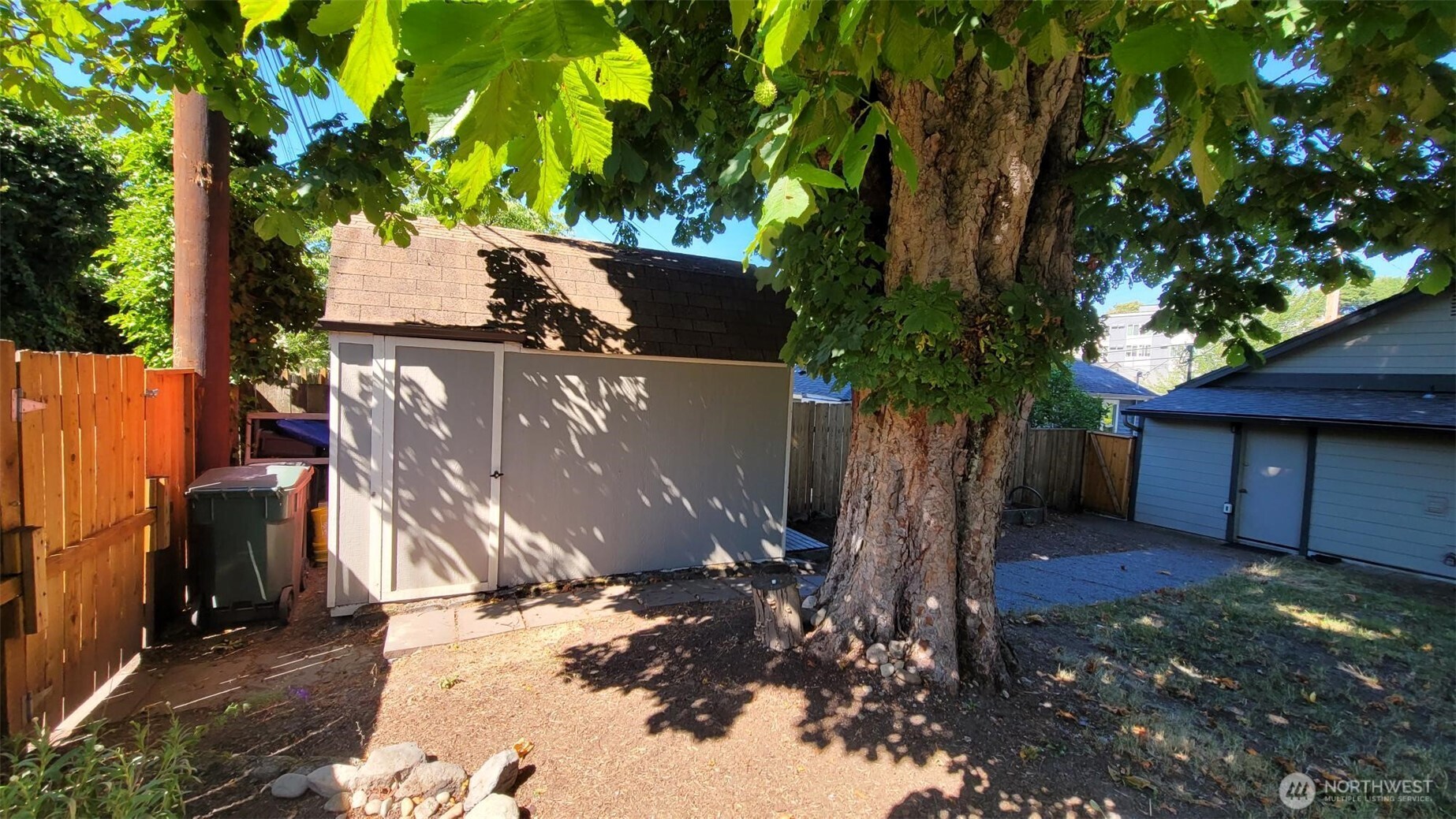 5621 Brooklyn Avenue Property Photo 20