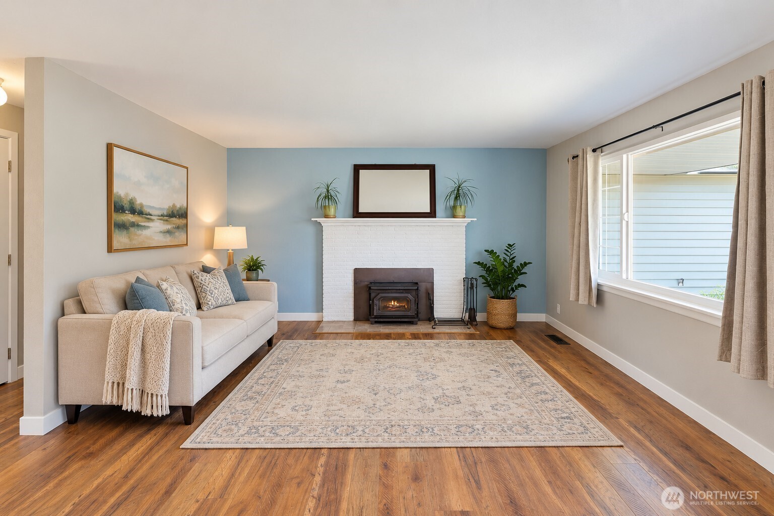 1821 N Bennett Street Property Photo 3