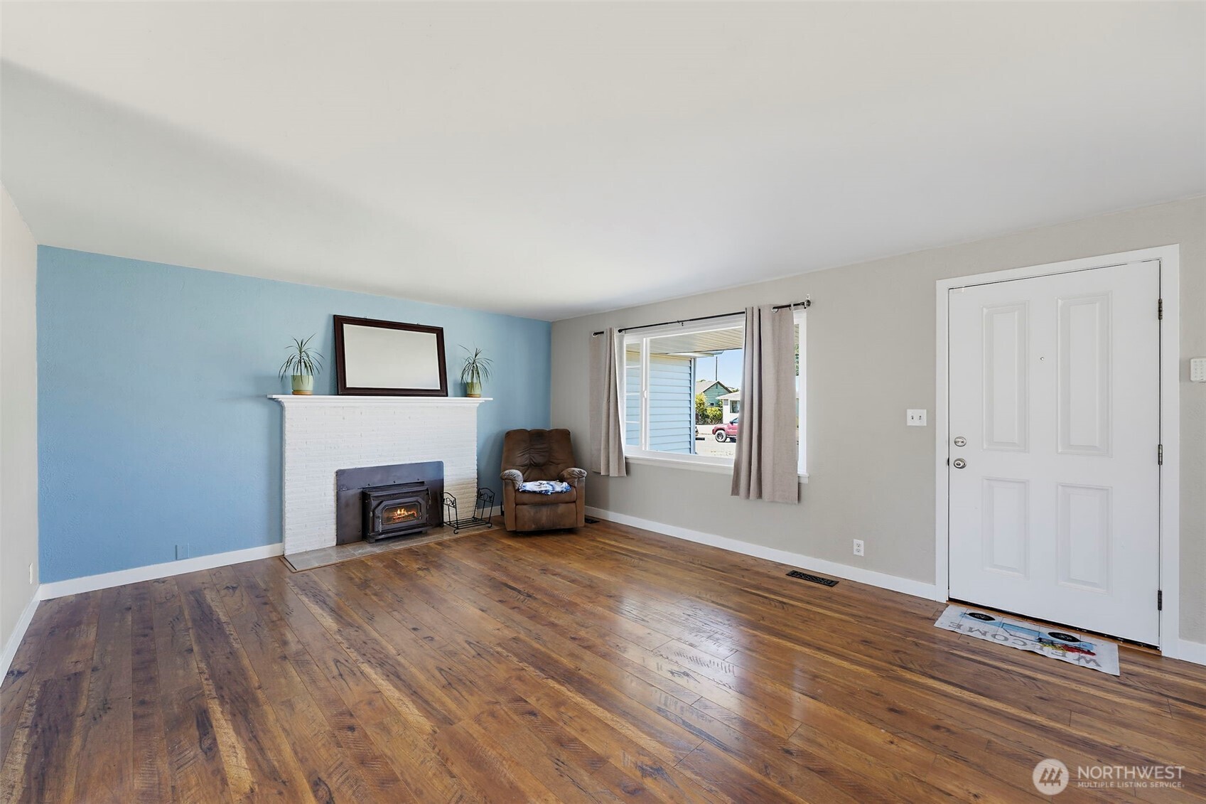 1821 N Bennett Street Property Photo 6