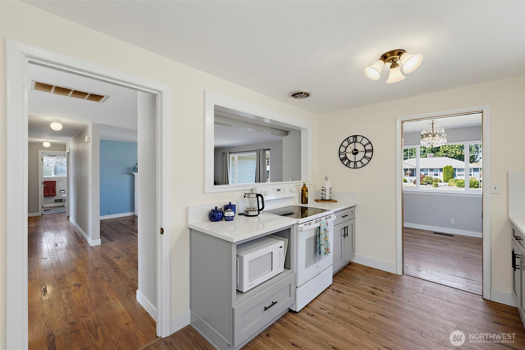 1821 N Bennett Street Property Photo 8
