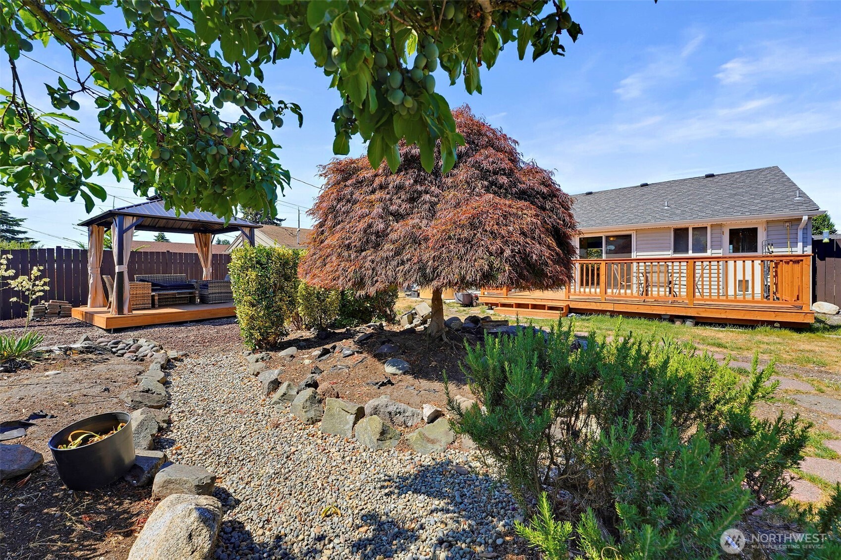 1821 N Bennett Street Property Photo 18