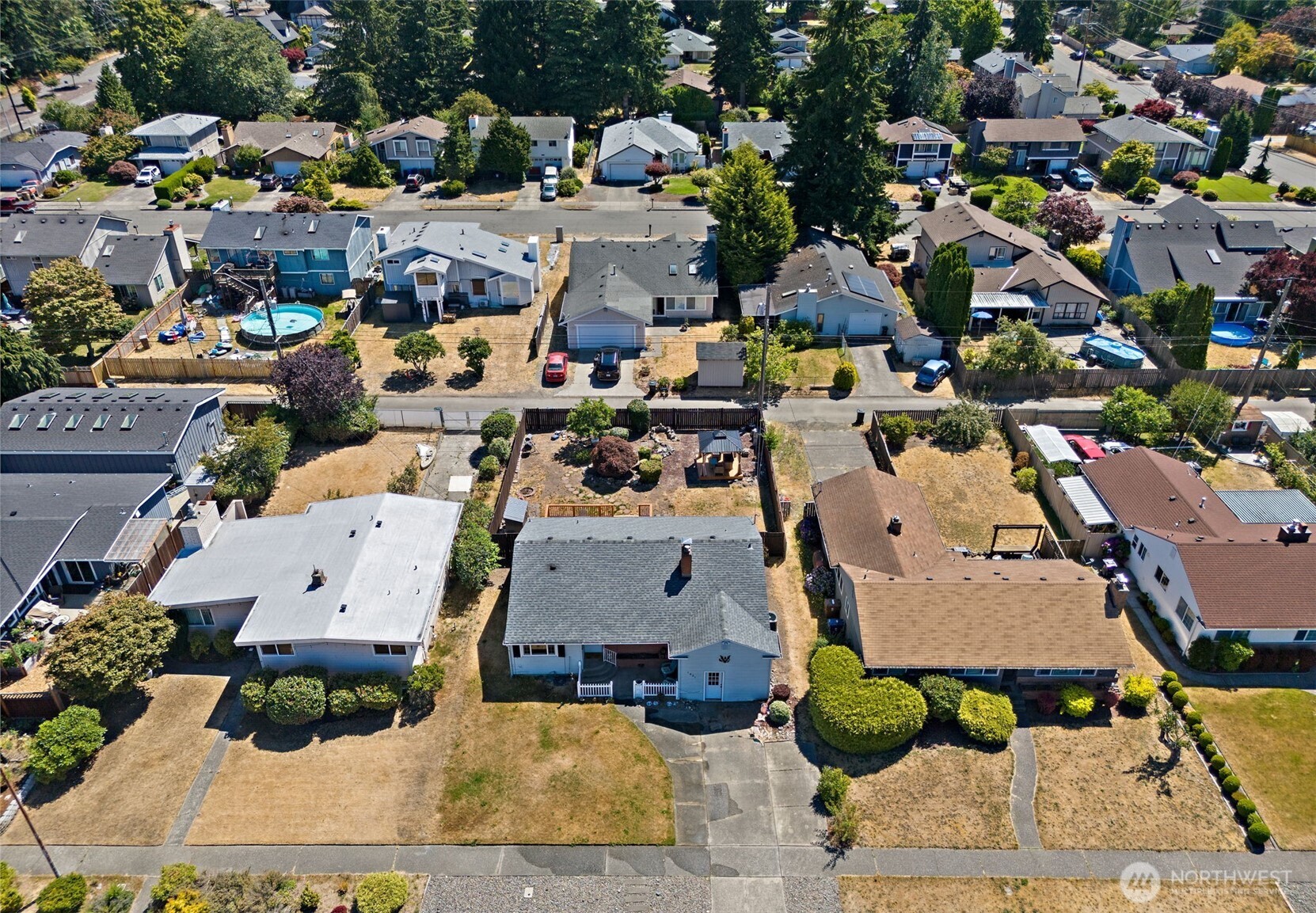 1821 N Bennett Street Property Photo 25