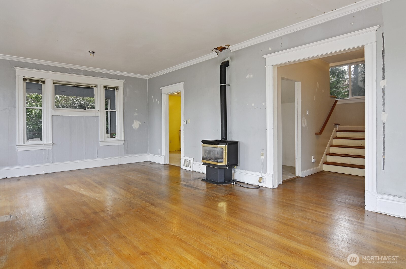 4729 Mount View Drive Property Photo 8