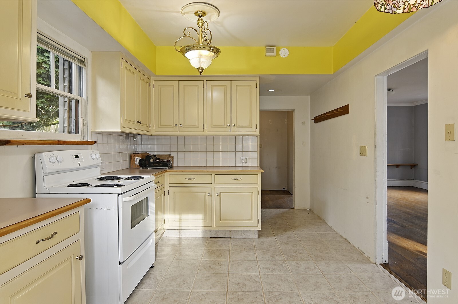 4729 Mount View Drive Property Photo 10