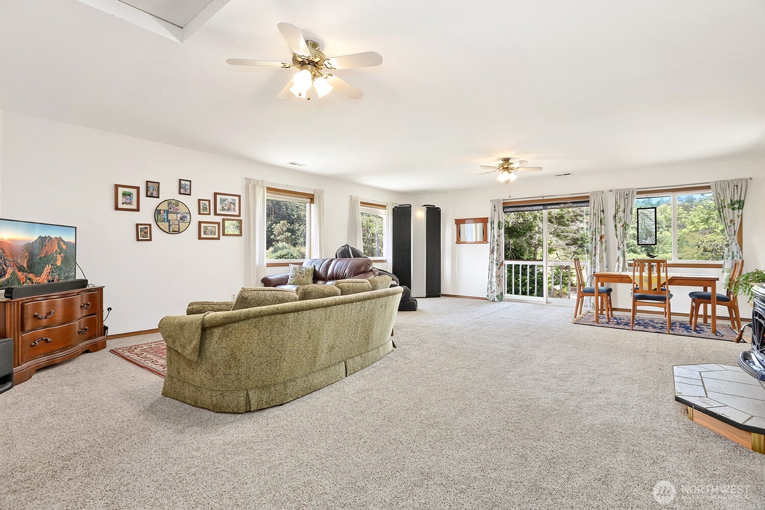 2288 Skycrest Drive Property Photo 20