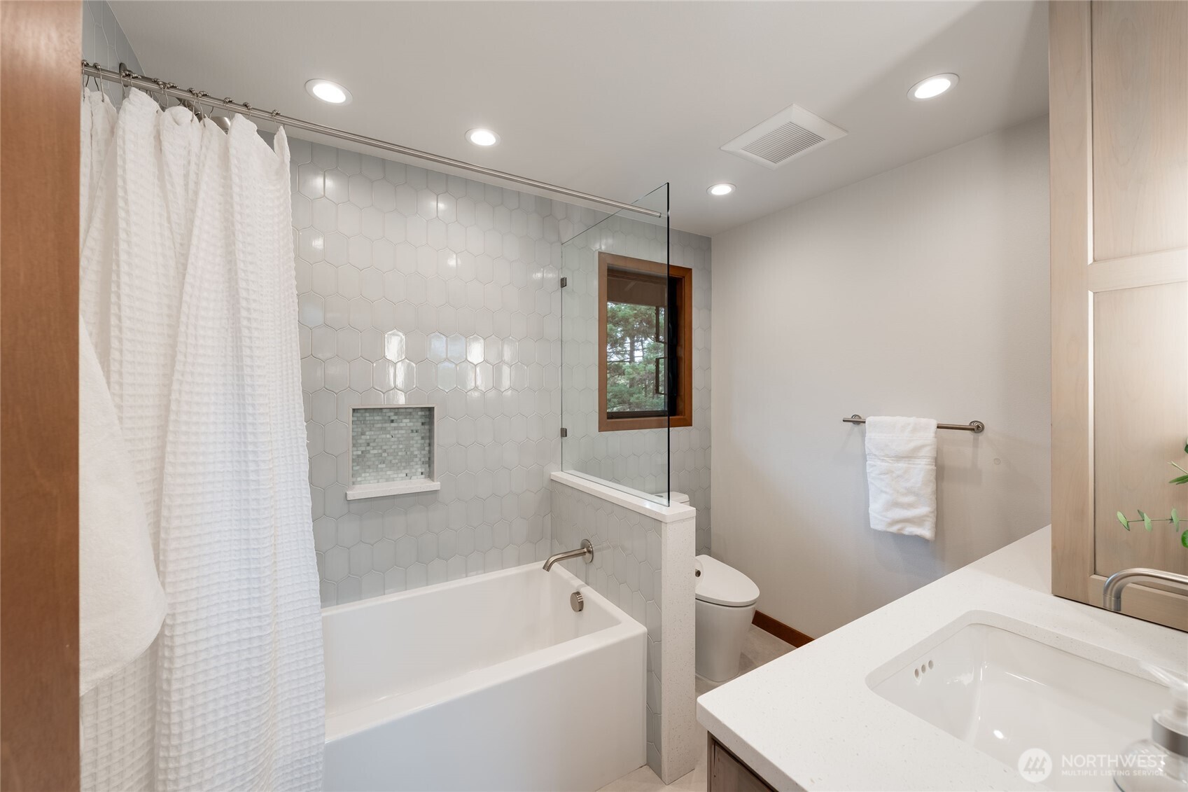 5100 Ne 55th Street Property Photo 24