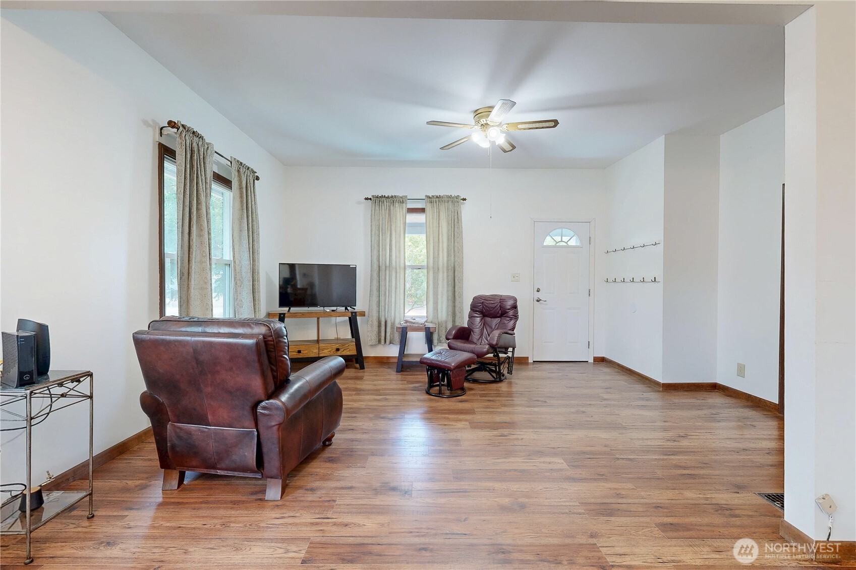 1014 W Chestnut Property Photo 3