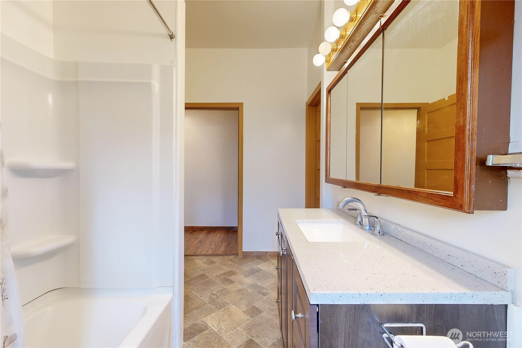 1014 W Chestnut Property Photo 14