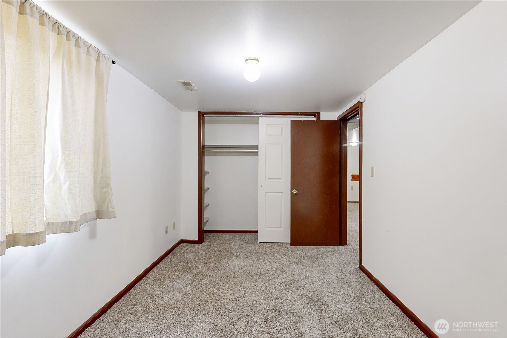 1014 W Chestnut Property Photo 25