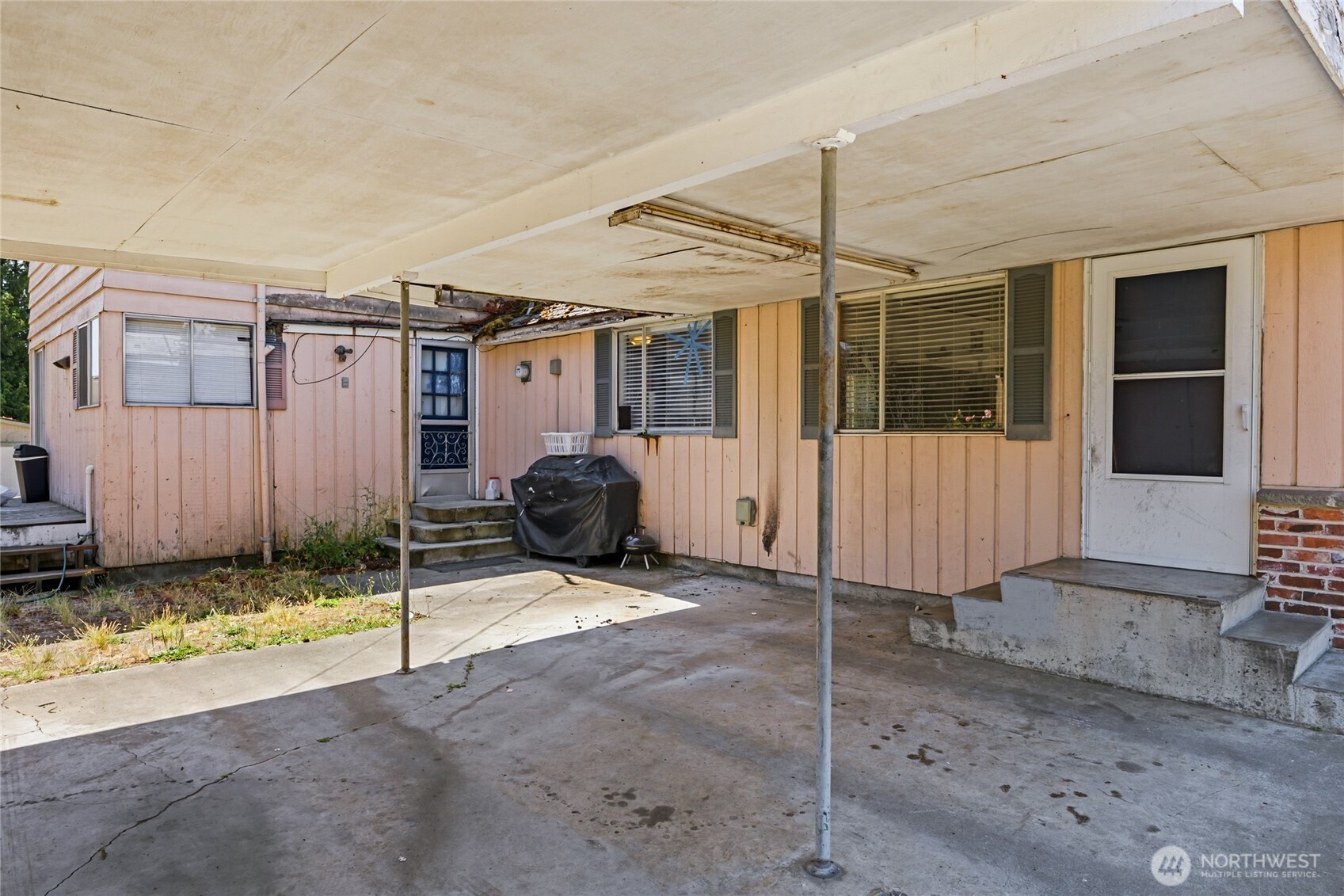 13041 Se 208th Street Property Photo 8